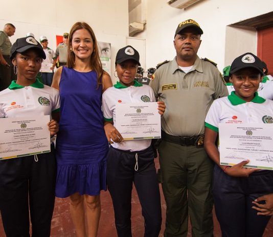 Cartagena cuenta con 64 nuevos guardianes cívicos del turismo y del patrimonio nacional Graduación de nuevos guardianes del turismo y el patrimonio nacional