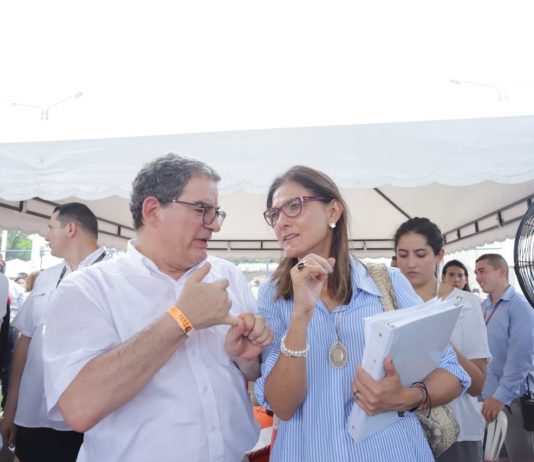 Antes de terminar el año, ANI entregará la doble calzada Malambo – Galapa Louis Kleyn y Ángela María Orozco durante el taller construyendo país realizaron el anuncio