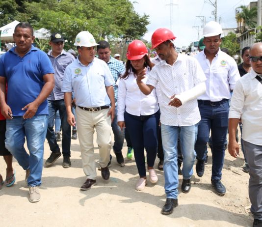 Distrito adecuara la calle de Las Torres en Nelson Mandela El Aclalde Pedrito Pereira Caballero anuncio la adecuación de via en nelson Mandela