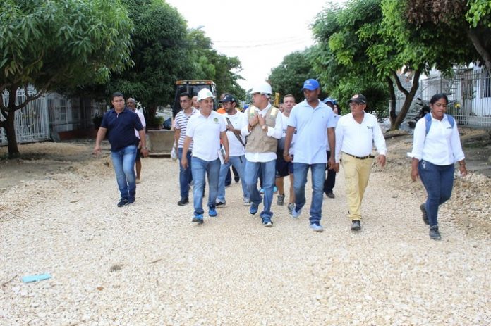 El alcalde Pedrito pereira caballero inspecciono obras en barrio paraguay