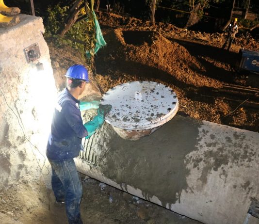 Reparado daño en la conducción de agua cruda, en Los Cerros de Albornoz Reparación de acueducto cerro de albornoz