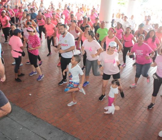 El IDER y el DADIS se visten de rosa para apoyar la lucha contra el cáncer de mama ider y dadis apoyo a lucha contra el cancer de mama