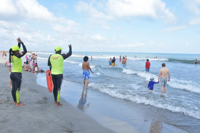40 rescates en playas de Cartagena
