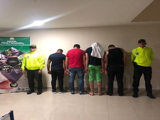 Cuatro capturados deja operativo contra el contrabando y licor adulterado en Cartagena