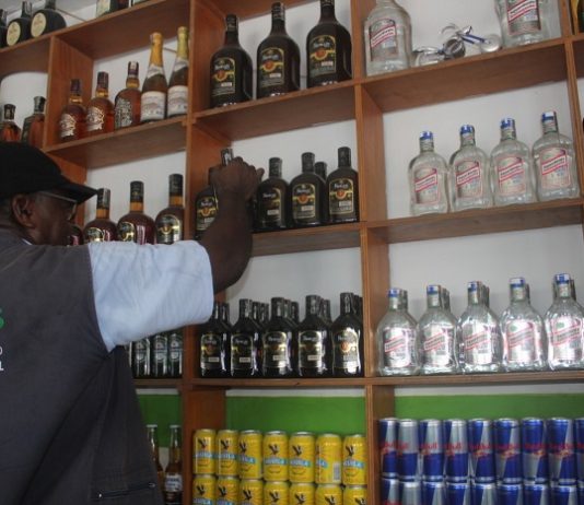 Distrito incrementa vigilancia y control a la venta y consumo de licores Control a licoreras