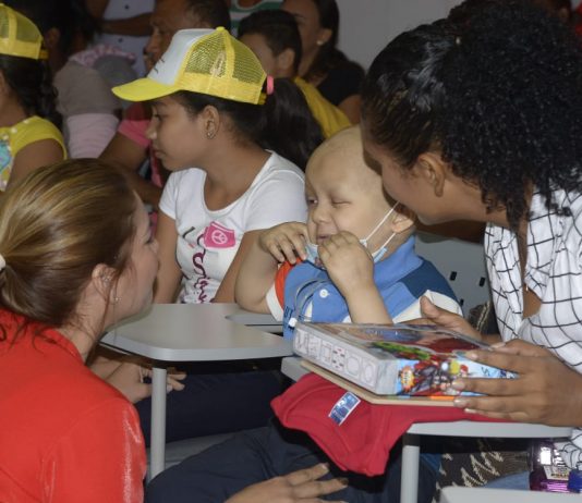 Gestora Social del Distrito lleva regalos y mercados a niños con tratamientos oncológicos Regalos-niños-tratamiento-oncologico