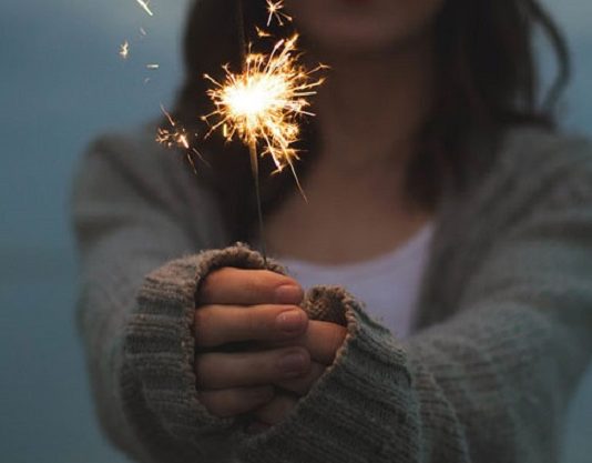 Una menor y un venezolano resultaron con quemaduras durante celebración de las Velitas en Cartagena quemados con polvora