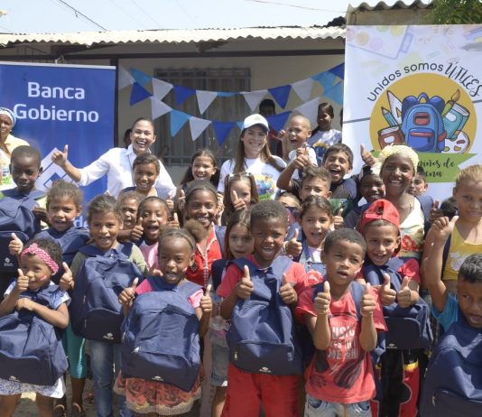 Distrito entregó útiles escolares en el barrio Nelson Mandela Utiles-escolares-distrito