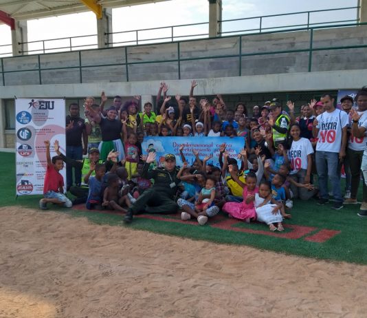 Policía de Cartagena realizo campaña contra el reclutamiento forzado en el barrio la candelaria campaña contra el reclutamiento forzado