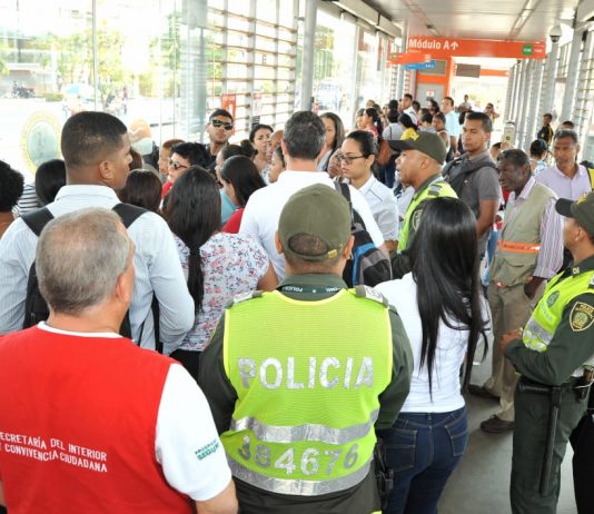 Controles de seguridad en las estaciones de Transcaribe control de seguridad en transcaribe