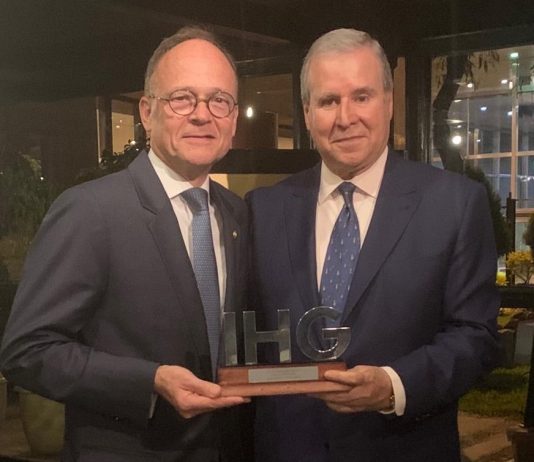 Raúl Bustamante Miller, Hotelero del año IHG en América Latina y el Caribe Raul-Bustamante-Miller-Intercontinental-cartagena