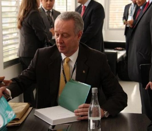 Foro: Sobre el agua y el Río Bogotá Marco Antonio Velilla Moreno.